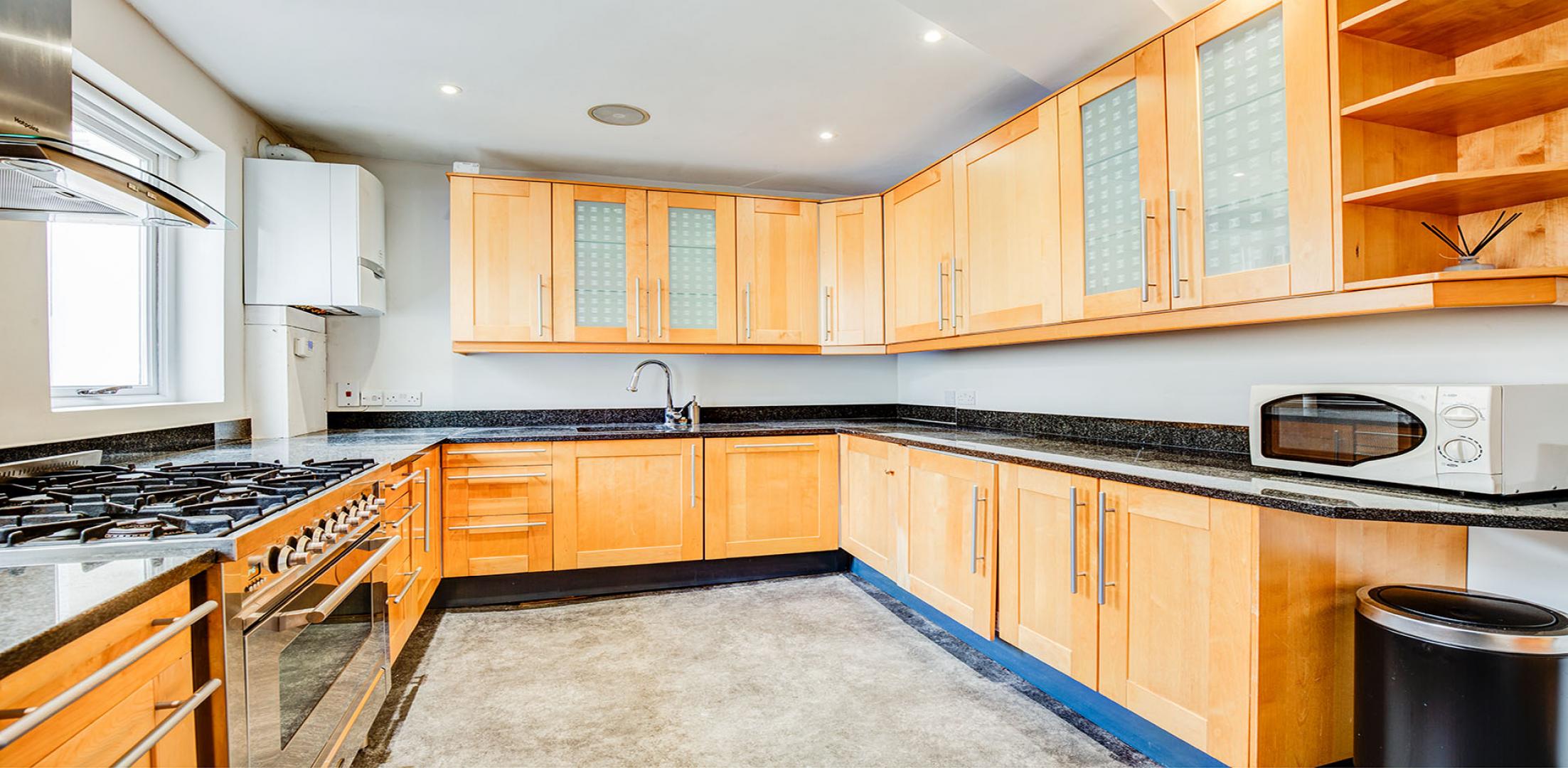 			4 Bedroom, 1 bath, 1 reception Apartment			 Lymington Road, WEST HAMPSTEAD
